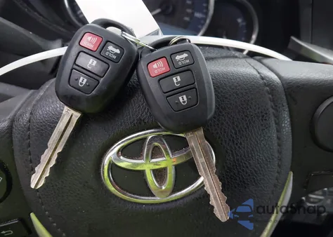 2015 Toyota Corolla Le из США, поврежденный, VIN 2T1BURHE8FC471362